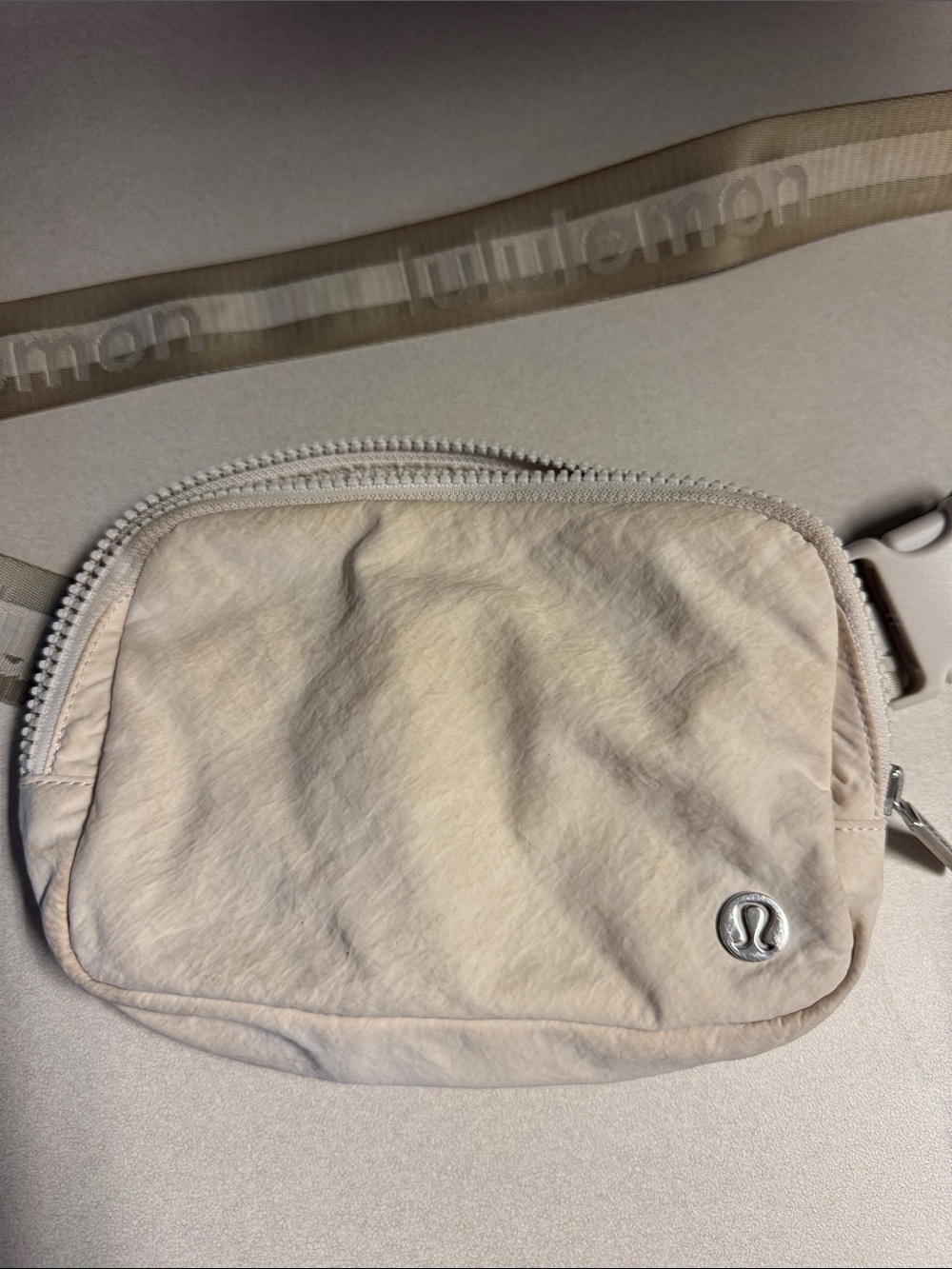 lululemon athletica women/Men’s Light Beige Belt Bag with Logo